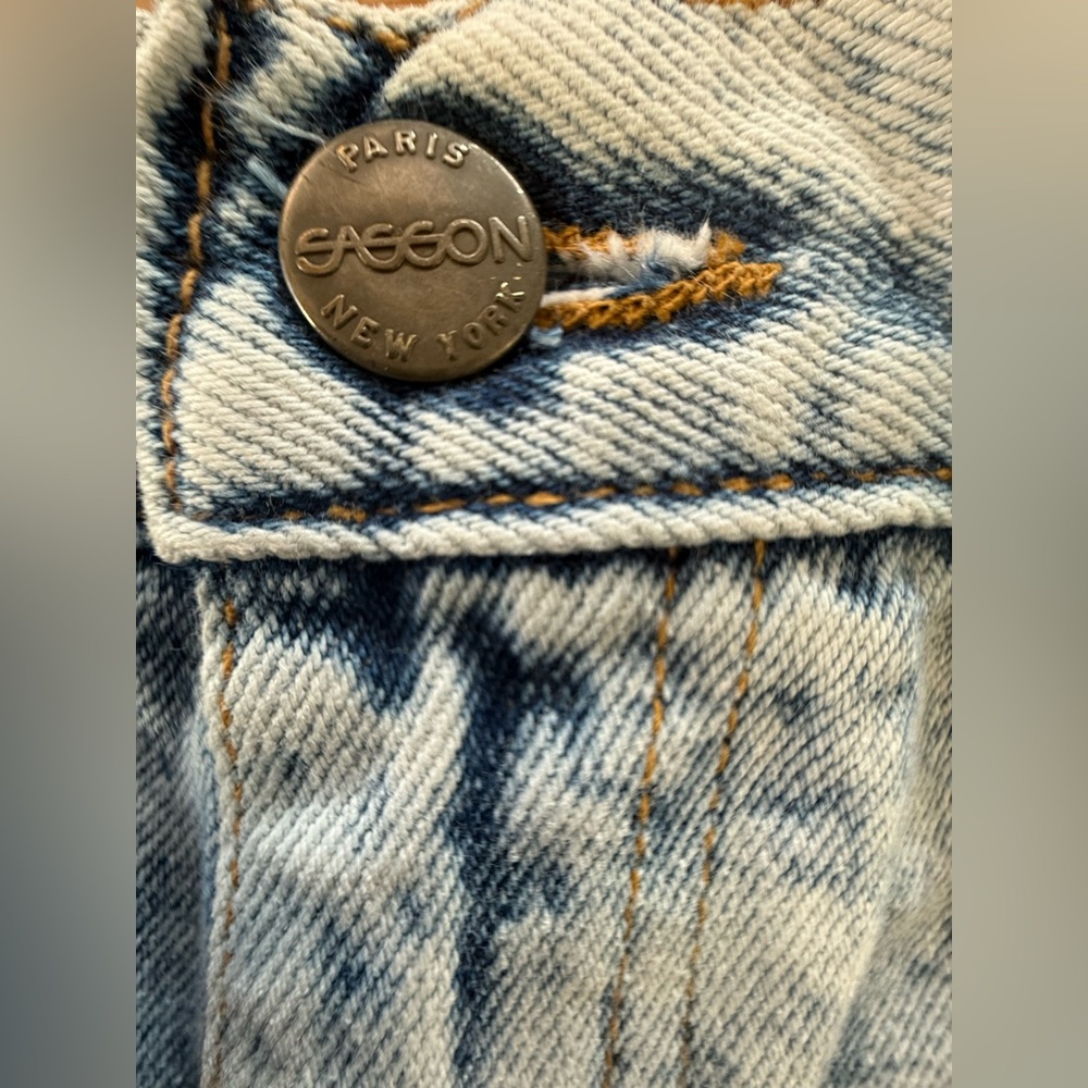 Vintage B Sasson Acid Washed Denim Skirt. Size 9. - Picture 5 of 10